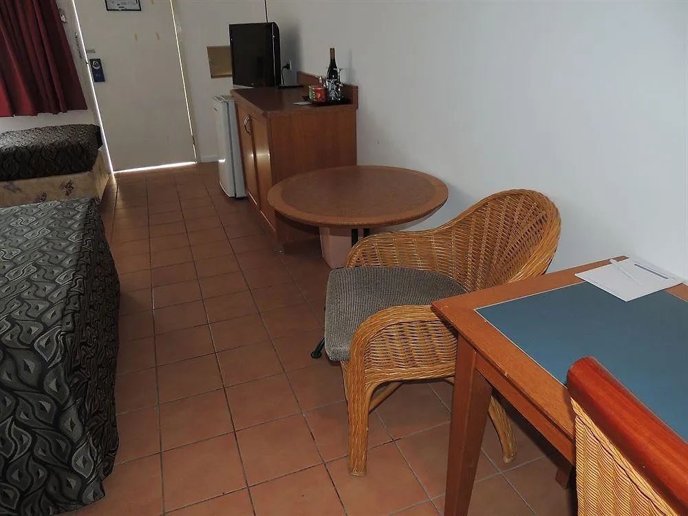 Sugar Country Motor Inn Бандаберг 4*,