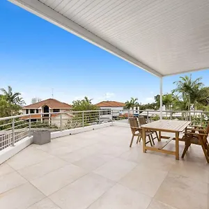 https://luxury-alex-beach-home.hotelssunshinecoast.net